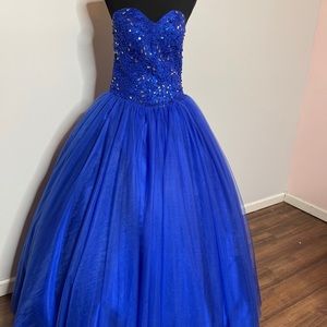 Quinceañera dress size 8 dress